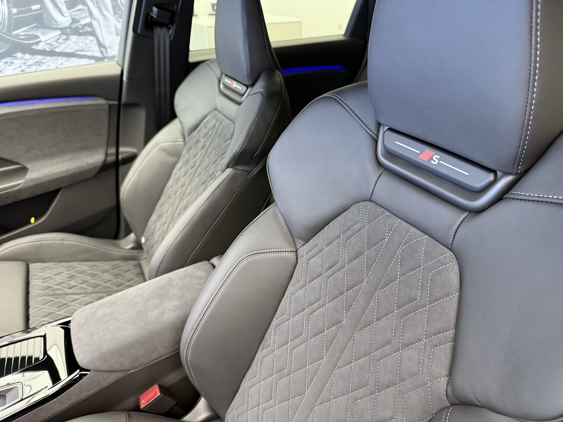 AUDI SQ6 e-tron quattro-image-6