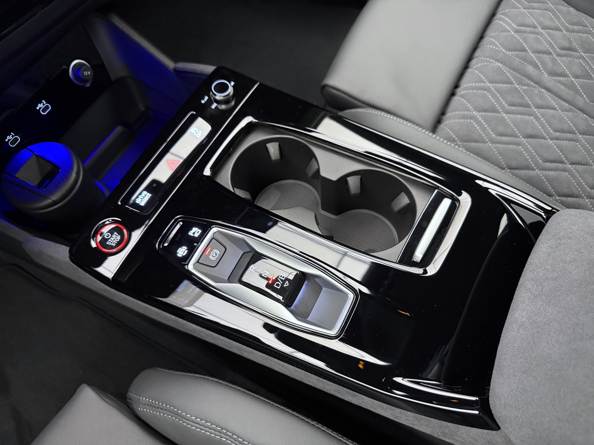 AUDI SQ6 e-tron quattro-image-11