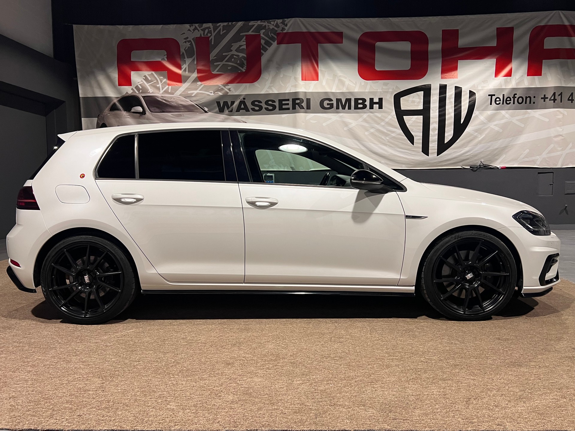 VW Golf 2.0 TSI R 4Motion DSG-image-1