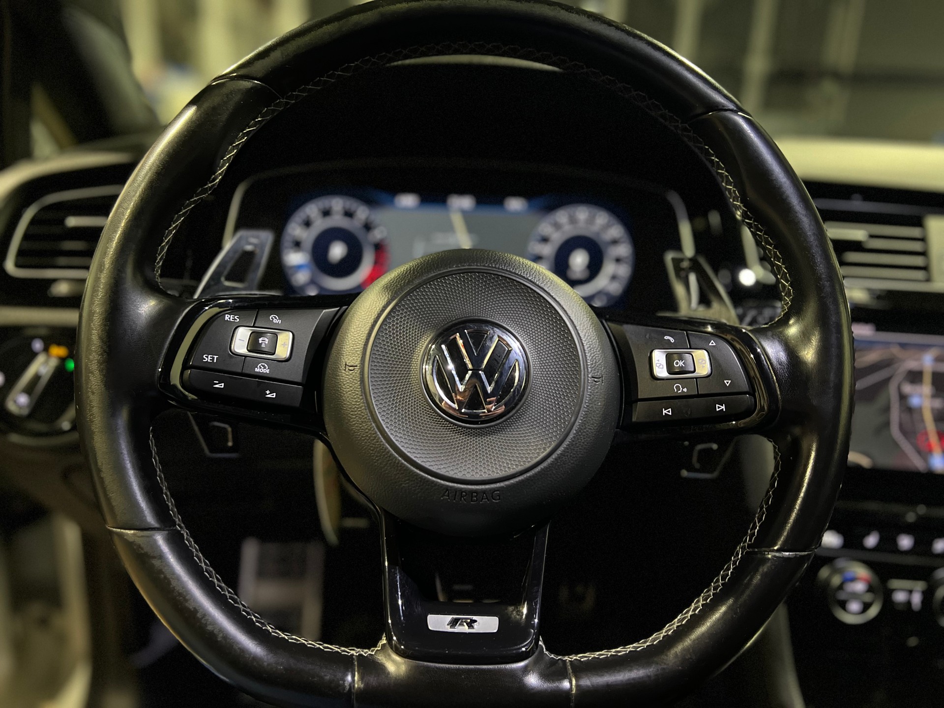 VW Golf 2.0 TSI R 4Motion DSG-image-21