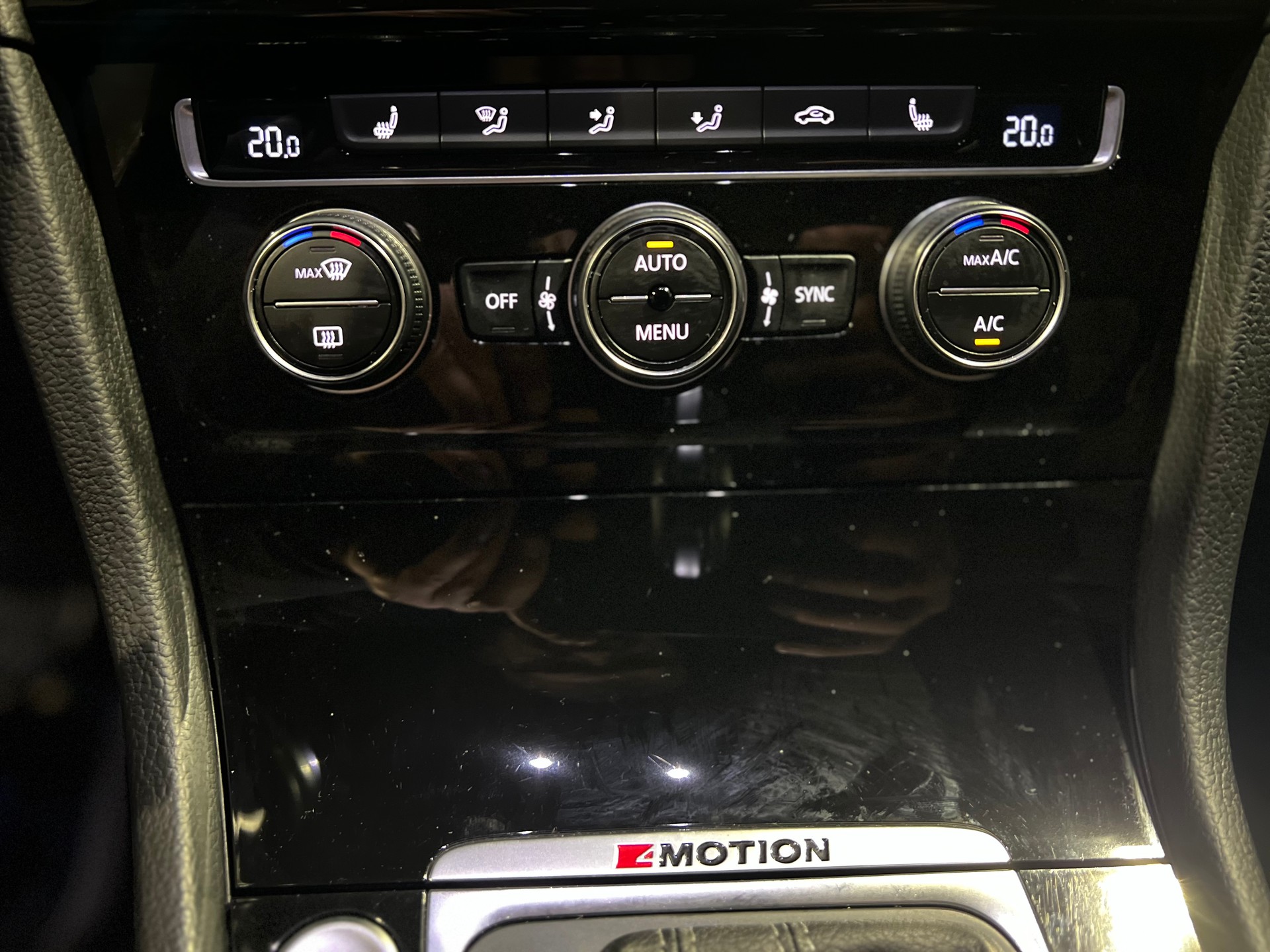 VW Golf 2.0 TSI R 4Motion DSG-image-23