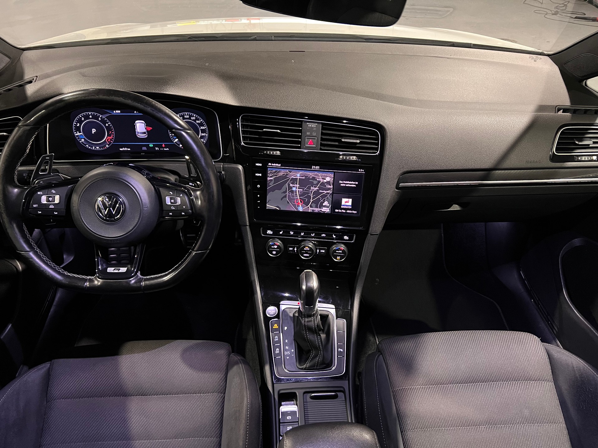 VW Golf 2.0 TSI R 4Motion DSG-image-9