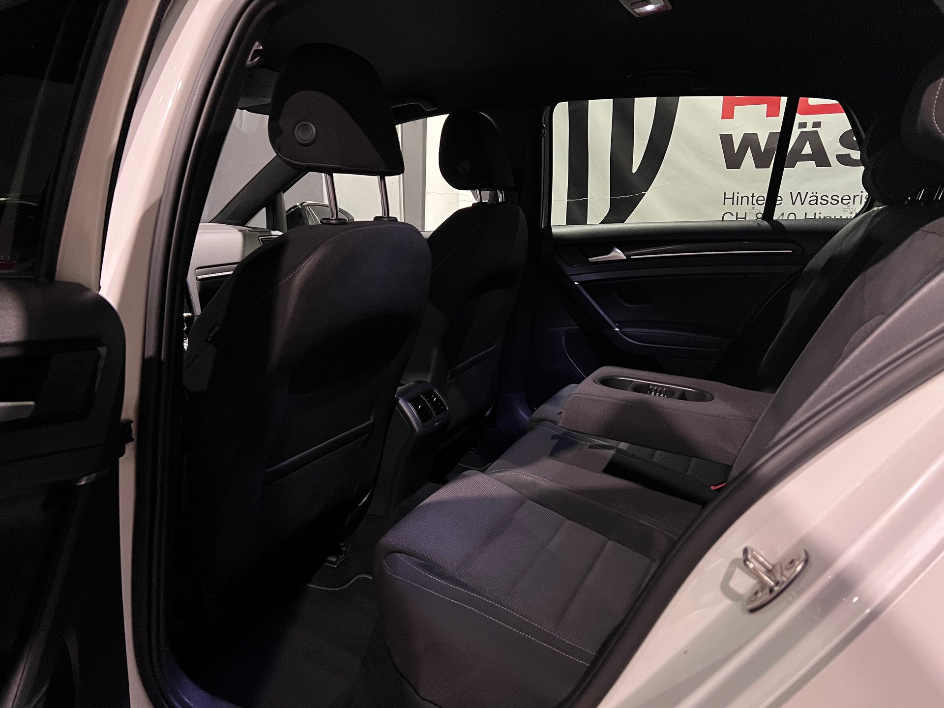 VW Golf 2.0 TSI R 4Motion DSG-image-13