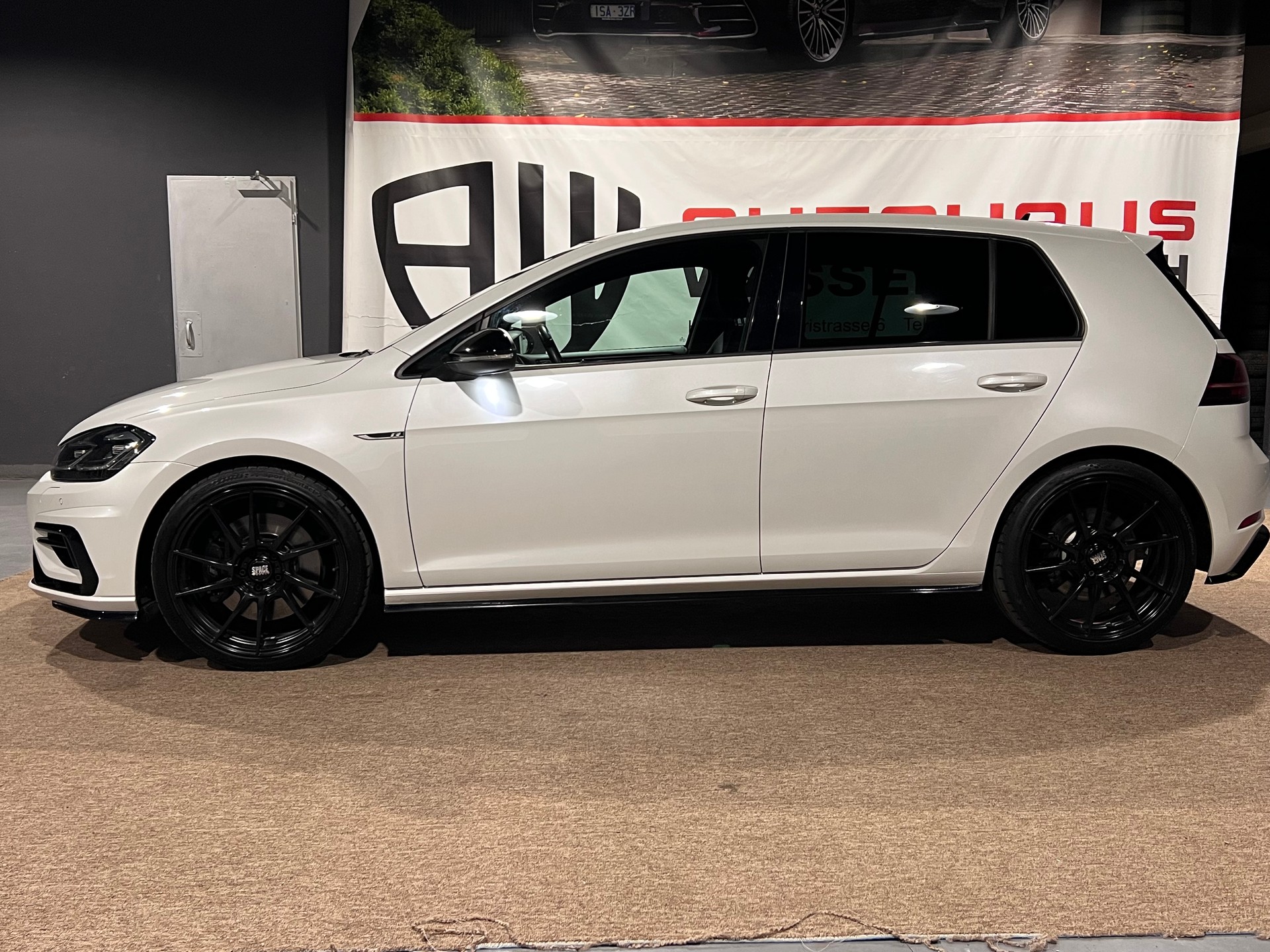 VW Golf 2.0 TSI R 4Motion DSG-image-6