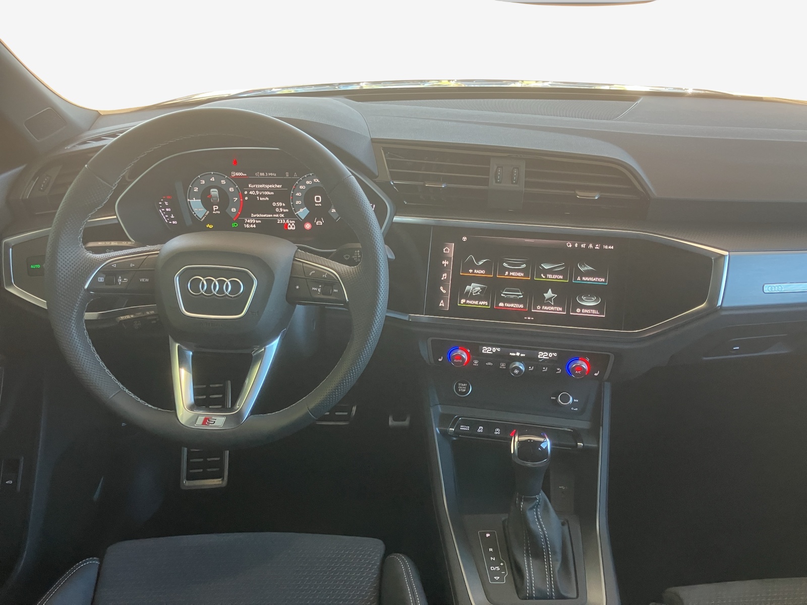 AUDI Q3 Sportback 35 TFSI S line Attraction S-tronic-image-8