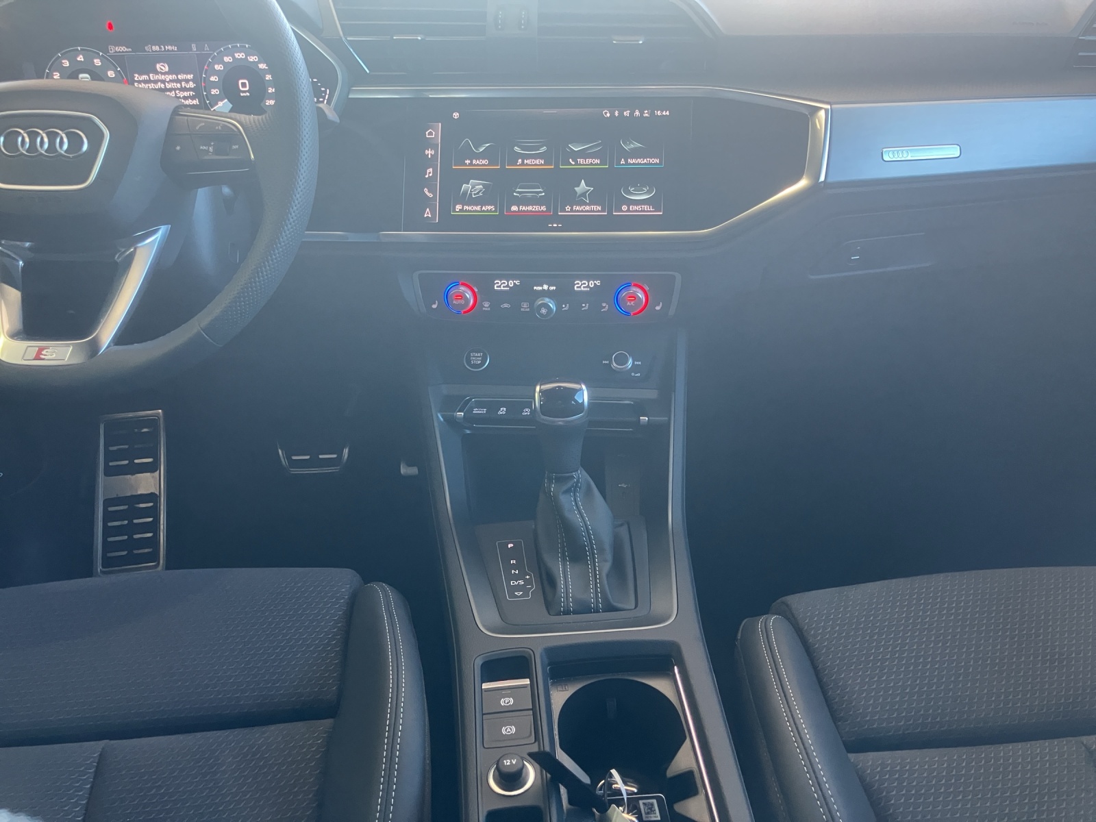 AUDI Q3 Sportback 35 TFSI S line Attraction S-tronic-image-10
