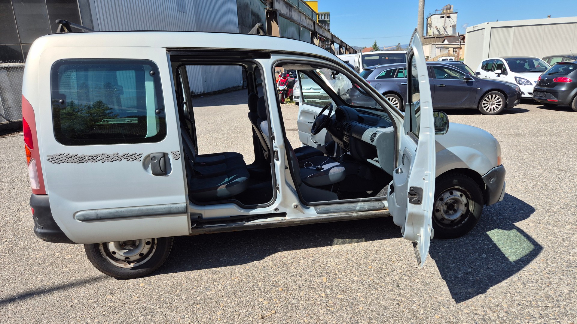 RENAULT Kangoo 1.4-image-11