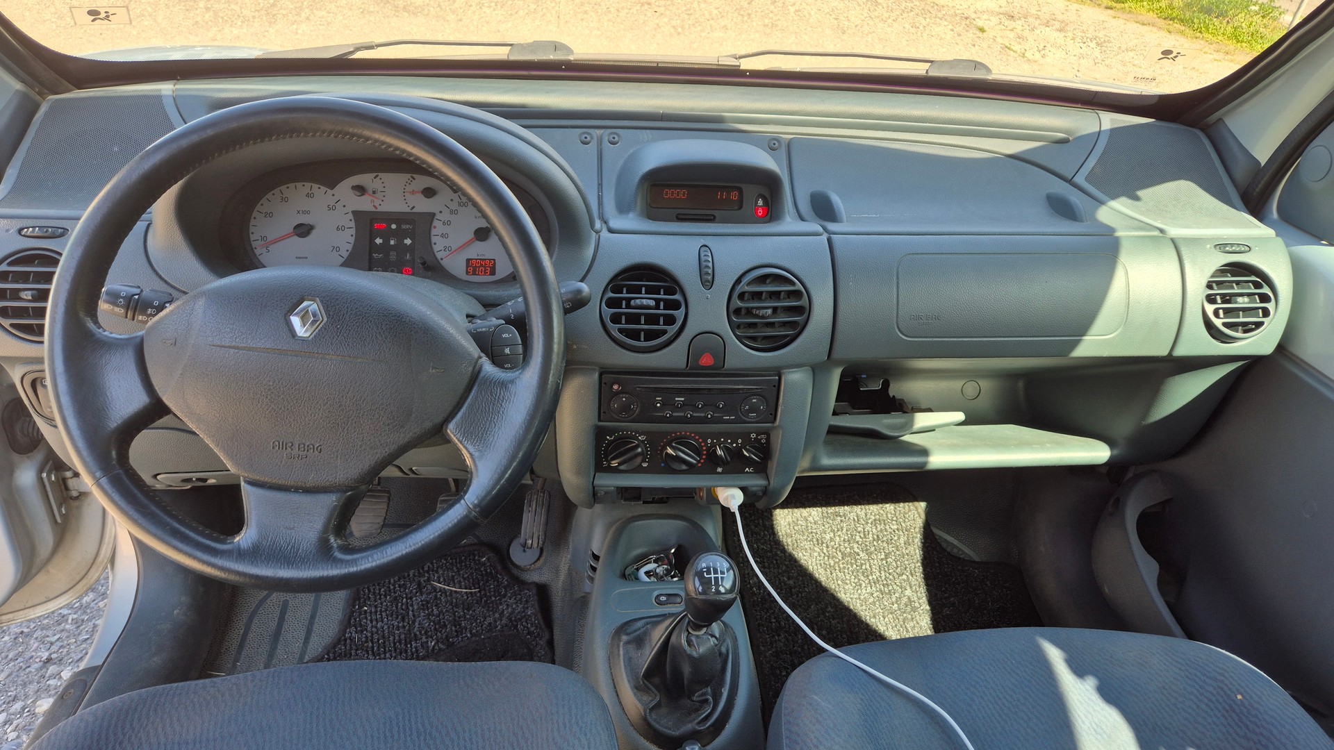 RENAULT Kangoo 1.4-image-10