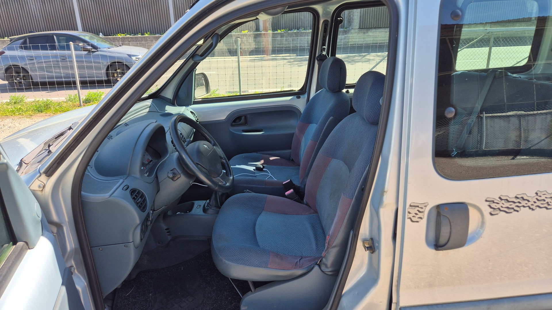 RENAULT Kangoo 1.4-image-7