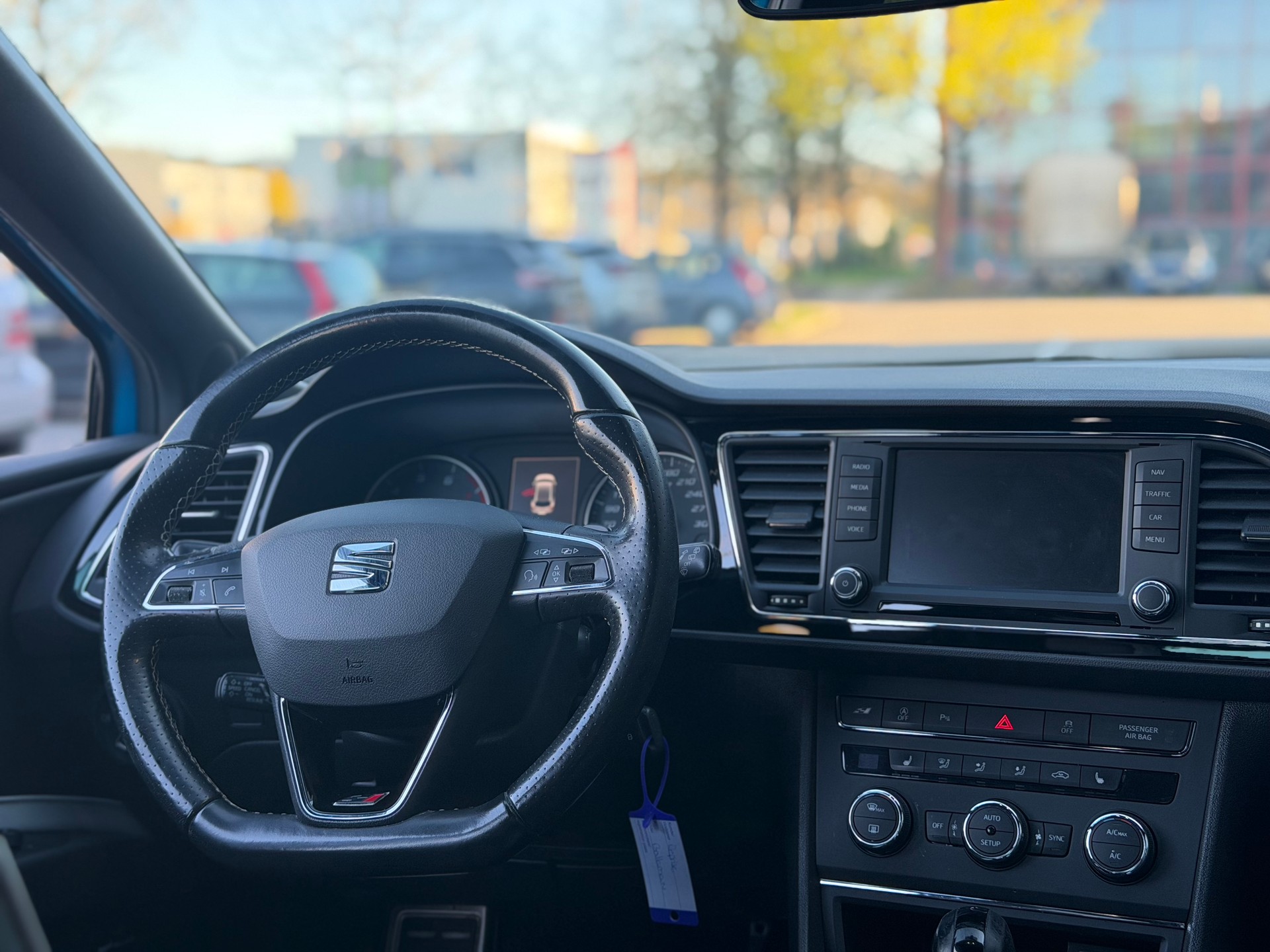 SEAT Leon 2.0 TSI Cupra 290 DSG-image-8