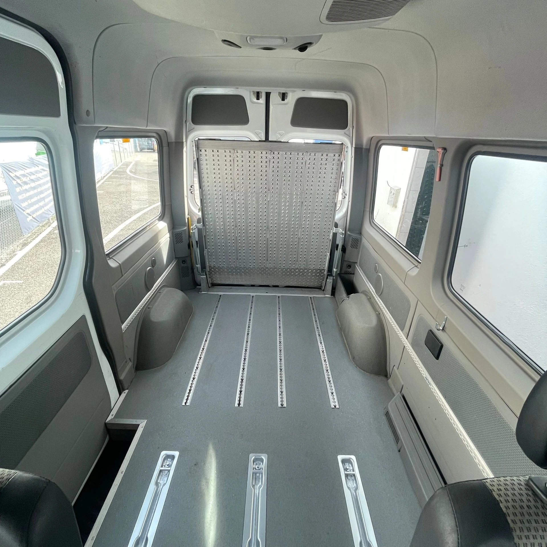 MERCEDES-BENZ Sprinter 315 CDI Hochdach Kompakt mit Rampe-image-34