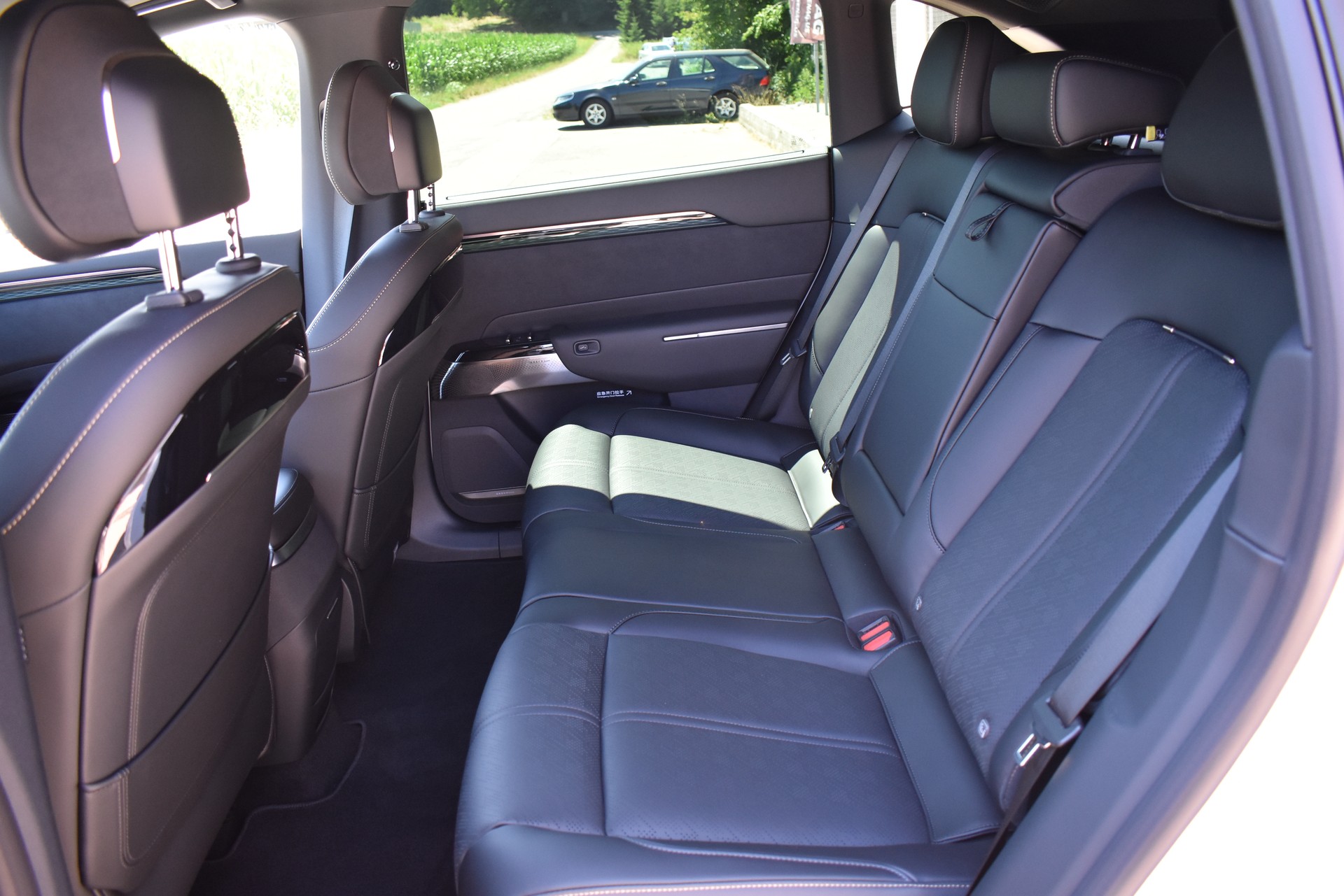 ZEEKR 7X 100kWh Privilege AWD-image-9