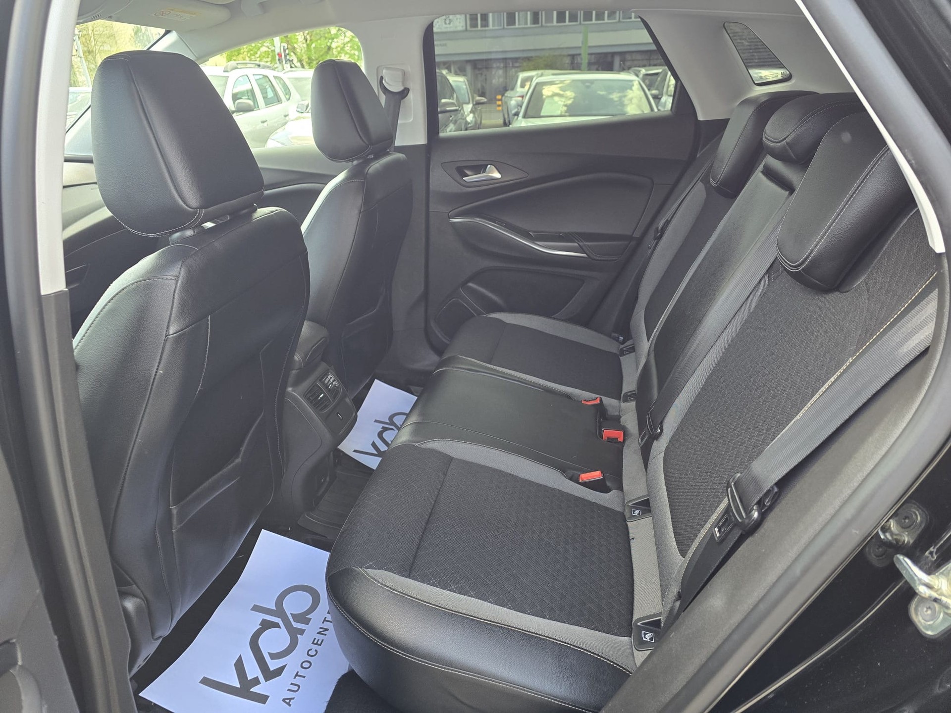 OPEL Grandland X 1.6CDTi Enjoy Automatik-image-13