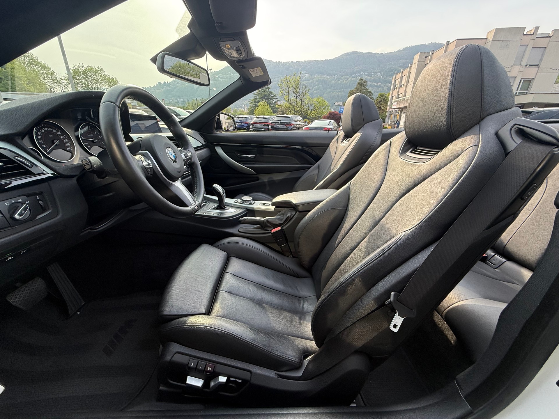 BMW 420i Cabriolet M Sport Steptronic-image-10