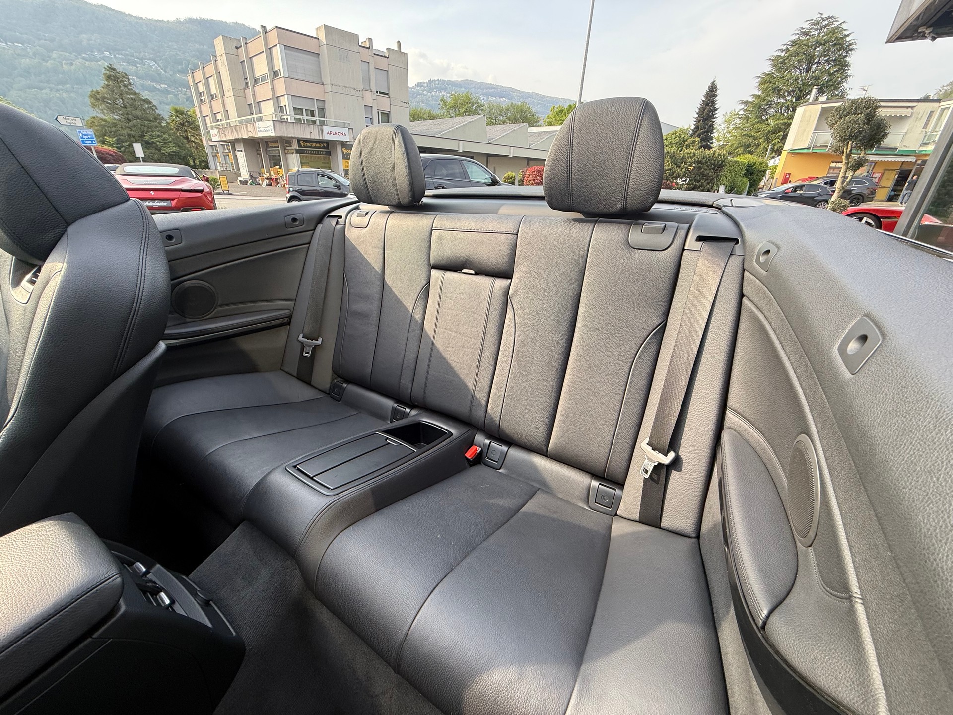 BMW 420i Cabriolet M Sport Steptronic-image-18