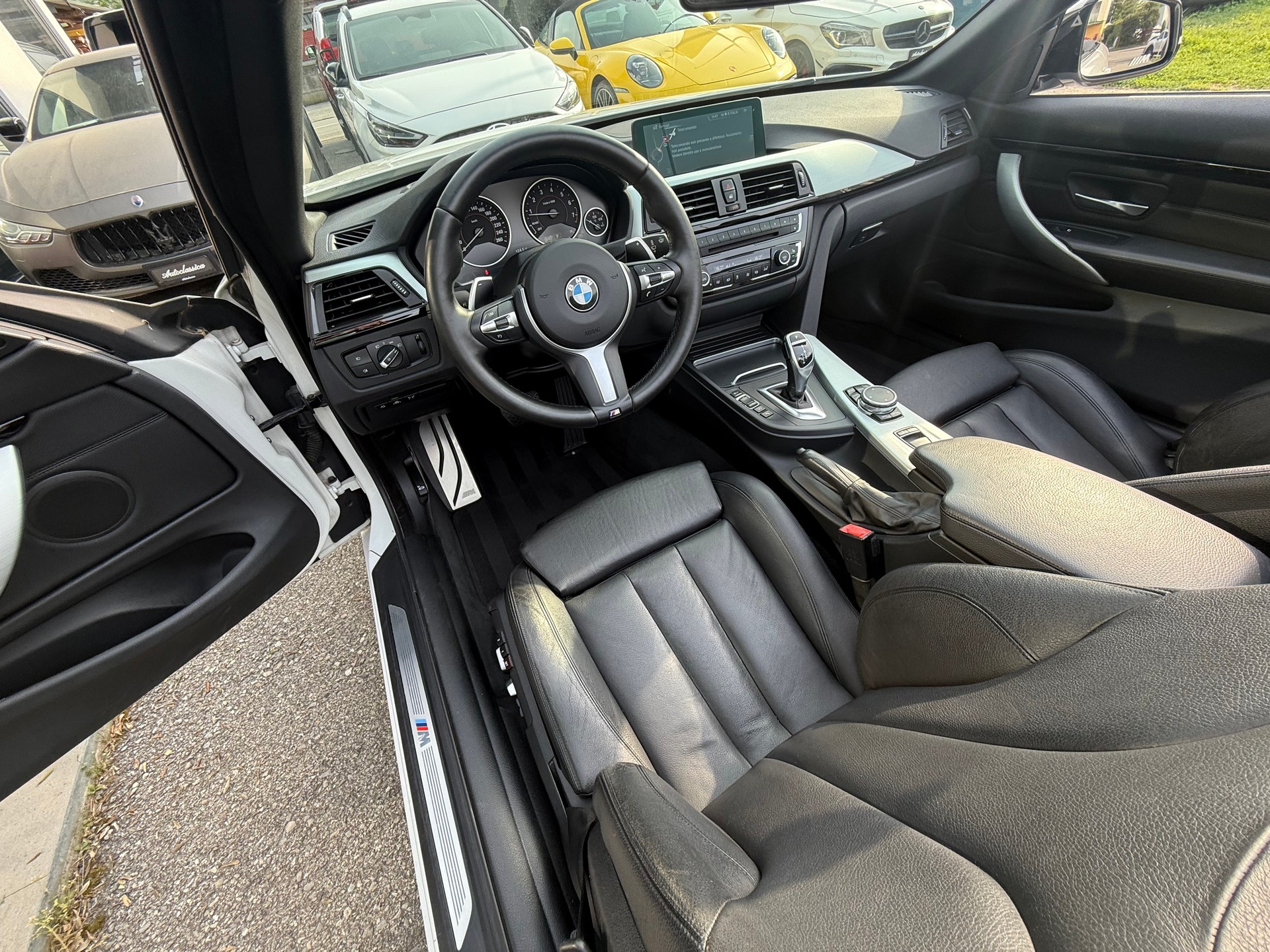 BMW 420i Cabriolet M Sport Steptronic-image-11