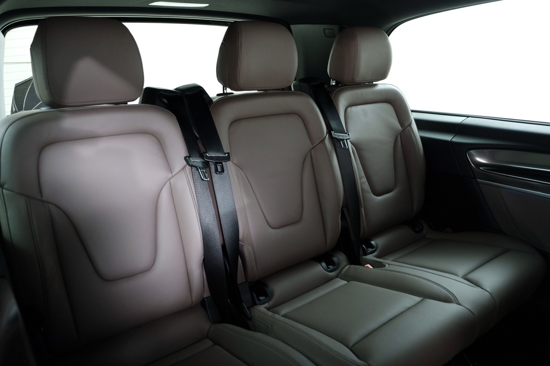 MERCEDES-BENZ V 300 d extralang 9G-Tronic-image-11