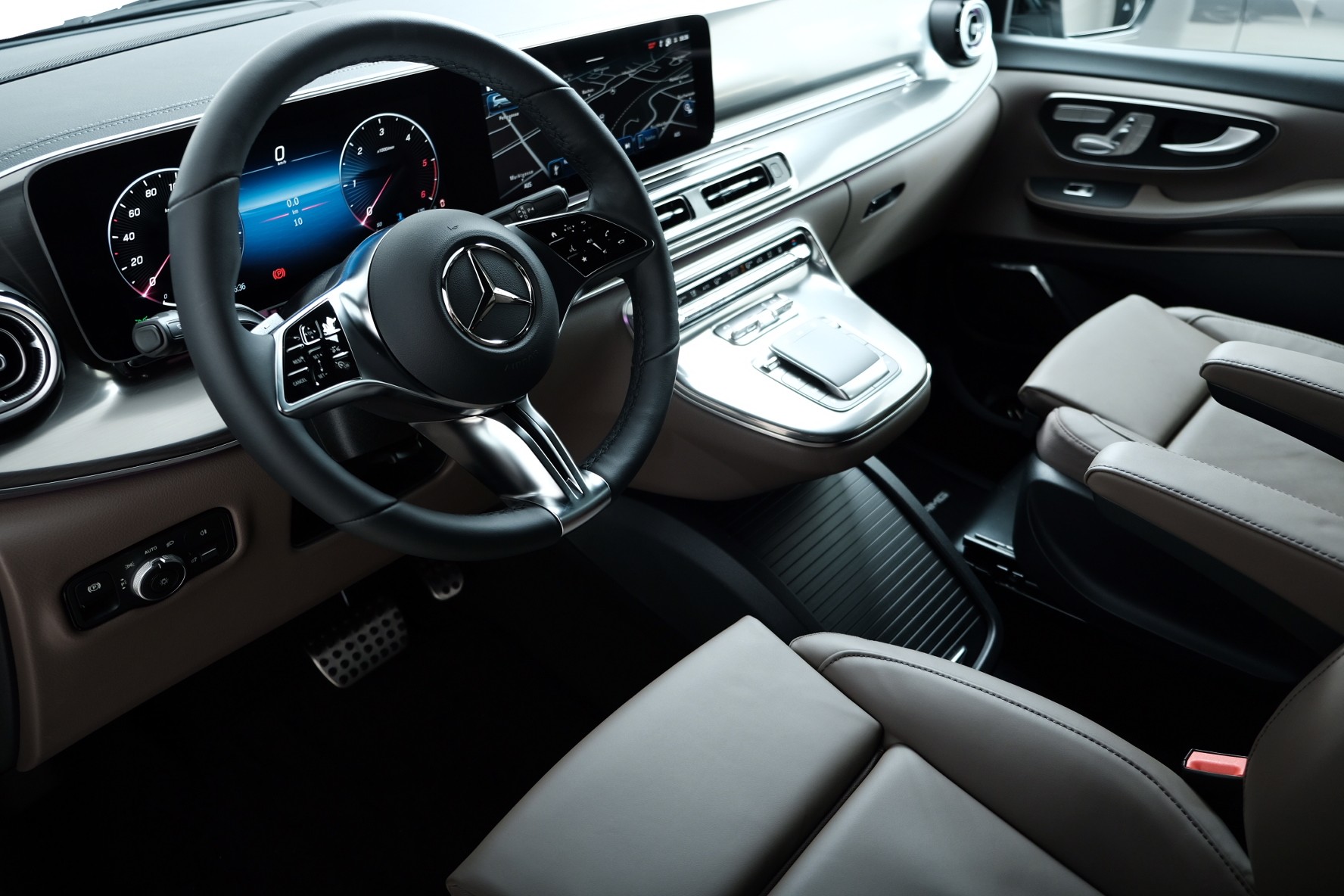 MERCEDES-BENZ V 300 d extralang 9G-Tronic-image-8