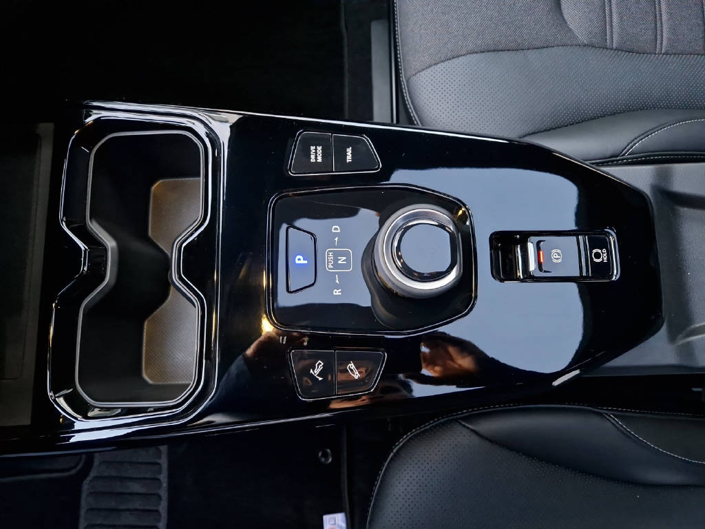 TOYOTA Urban Cruiser Premium AWD 48082/000-image-17