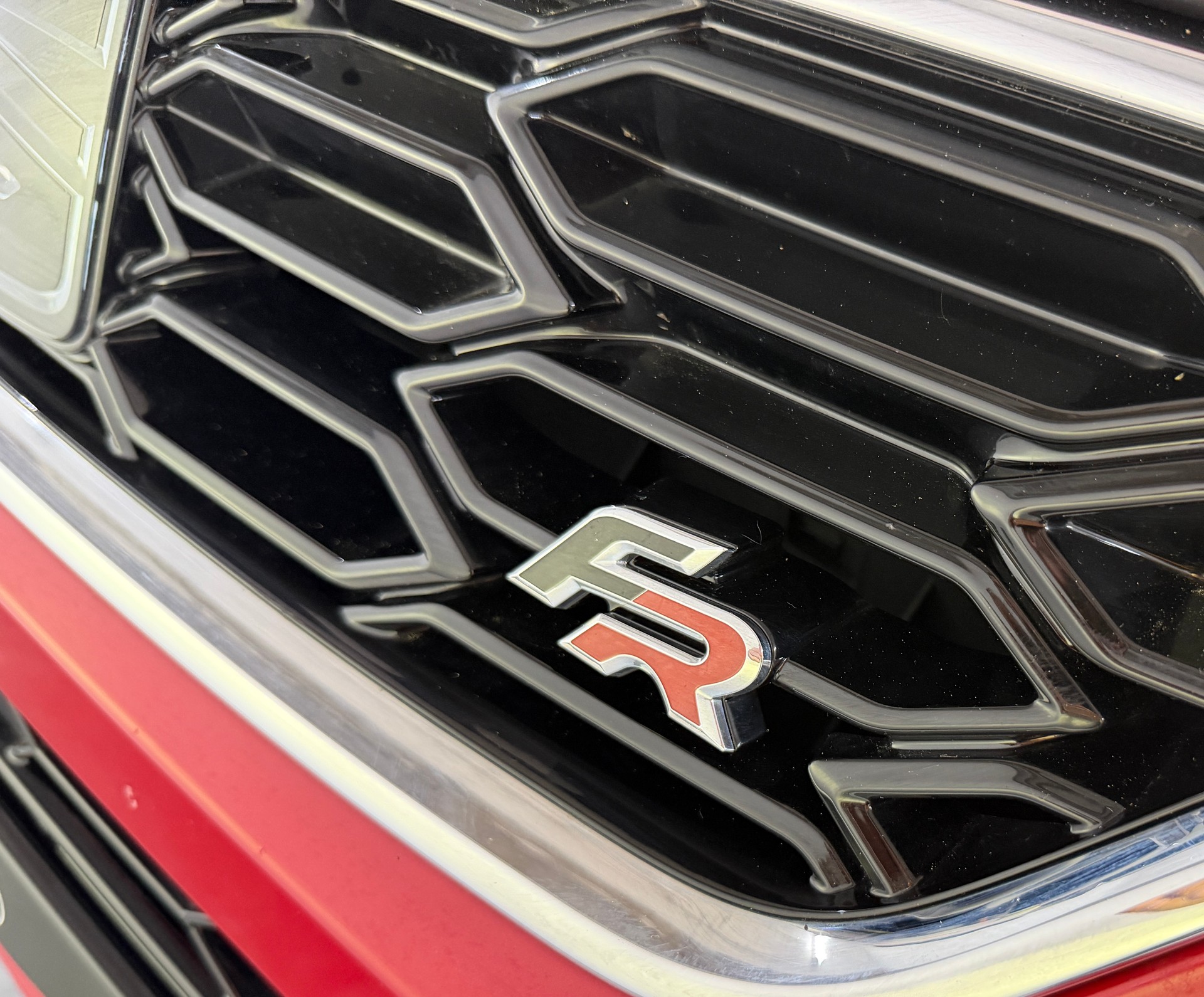 SEAT Ateca 1.5TSI EVO FR 4Drive VELVET RED DSG / Panoramadach / 360° Kamera / virtual cockpit / Beats Soundsystem / Keyless-Entry /-image-22