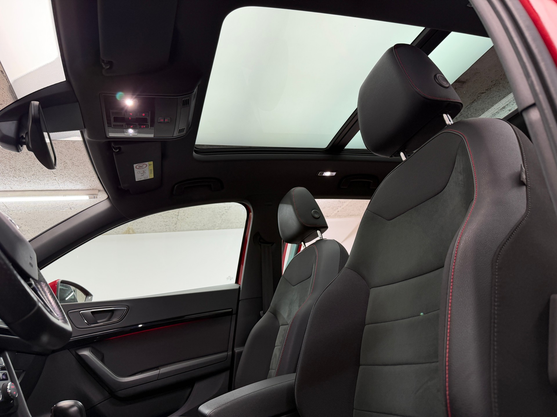 SEAT Ateca 1.5TSI EVO FR 4Drive VELVET RED DSG / Panoramadach / 360° Kamera / virtual cockpit / Beats Soundsystem / Keyless-Entry /-image-7