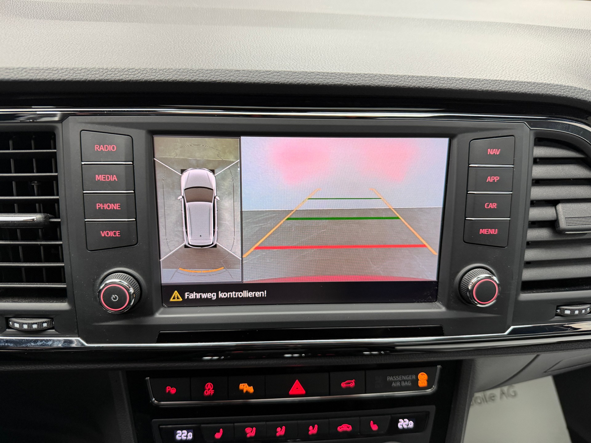 SEAT Ateca 1.5TSI EVO FR 4Drive VELVET RED DSG / Panoramadach / 360° Kamera / virtual cockpit / Beats Soundsystem / Keyless-Entry /-image-13