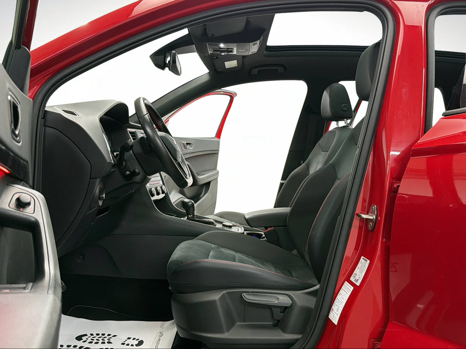 SEAT Ateca 1.5TSI EVO FR 4Drive VELVET RED DSG / Panoramadach / 360° Kamera / virtual cockpit / Beats Soundsystem / Keyless-Entry /-image-5
