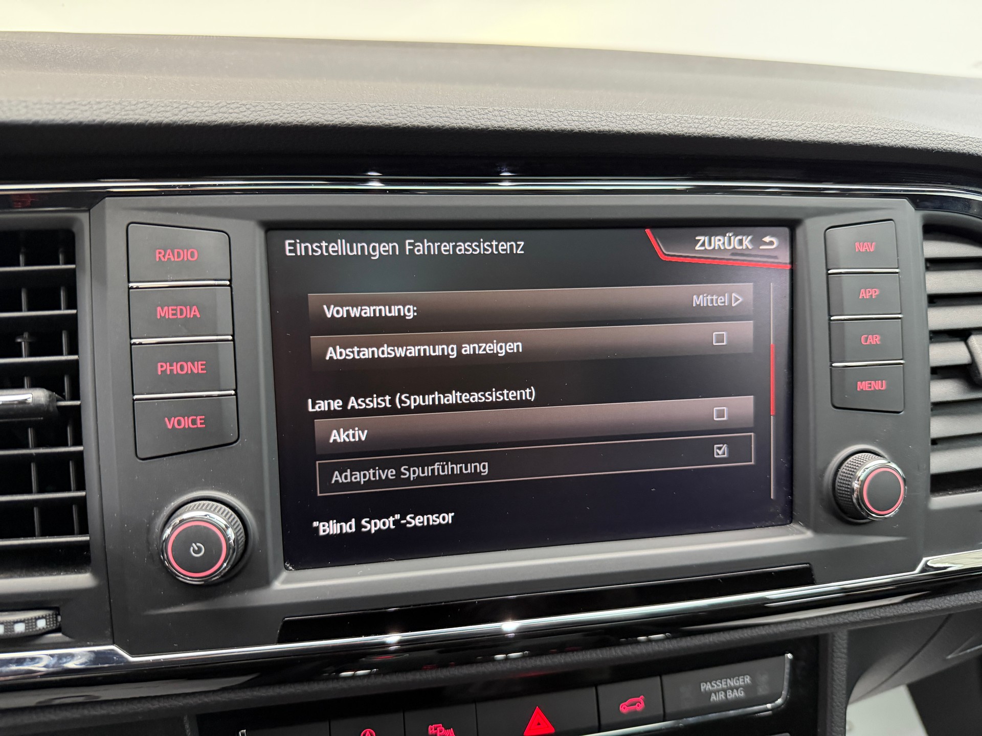 SEAT Ateca 1.5TSI EVO FR 4Drive VELVET RED DSG / Panoramadach / 360° Kamera / virtual cockpit / Beats Soundsystem / Keyless-Entry /-image-17