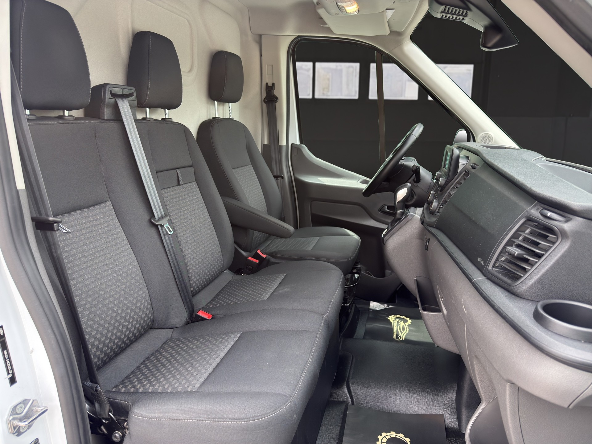 FORD Transit Van 350 L3H2 2.0 EcoBlue 130 Trend-image-9