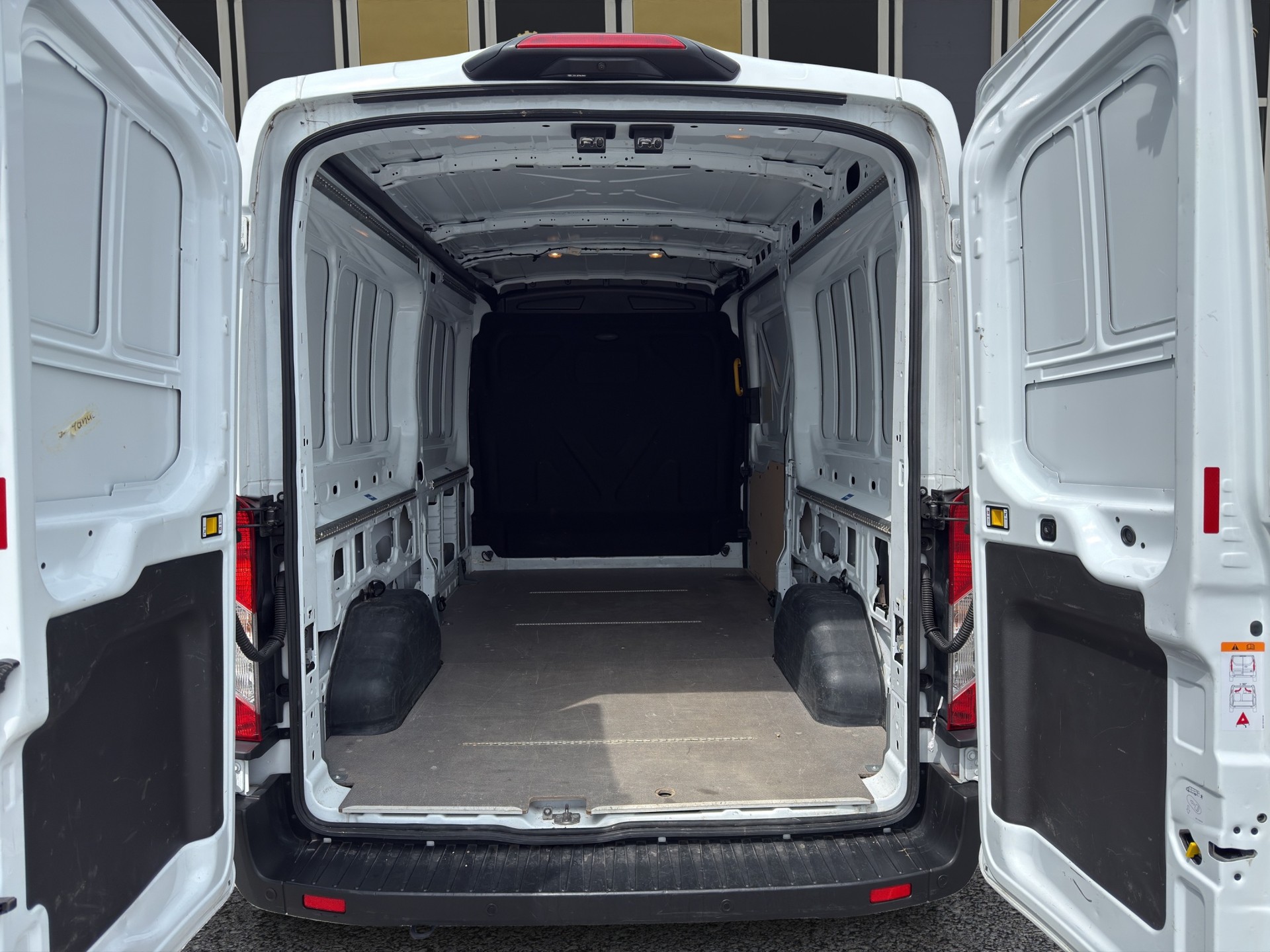 FORD Transit Van 350 L3H2 2.0 EcoBlue 130 Trend-image-13