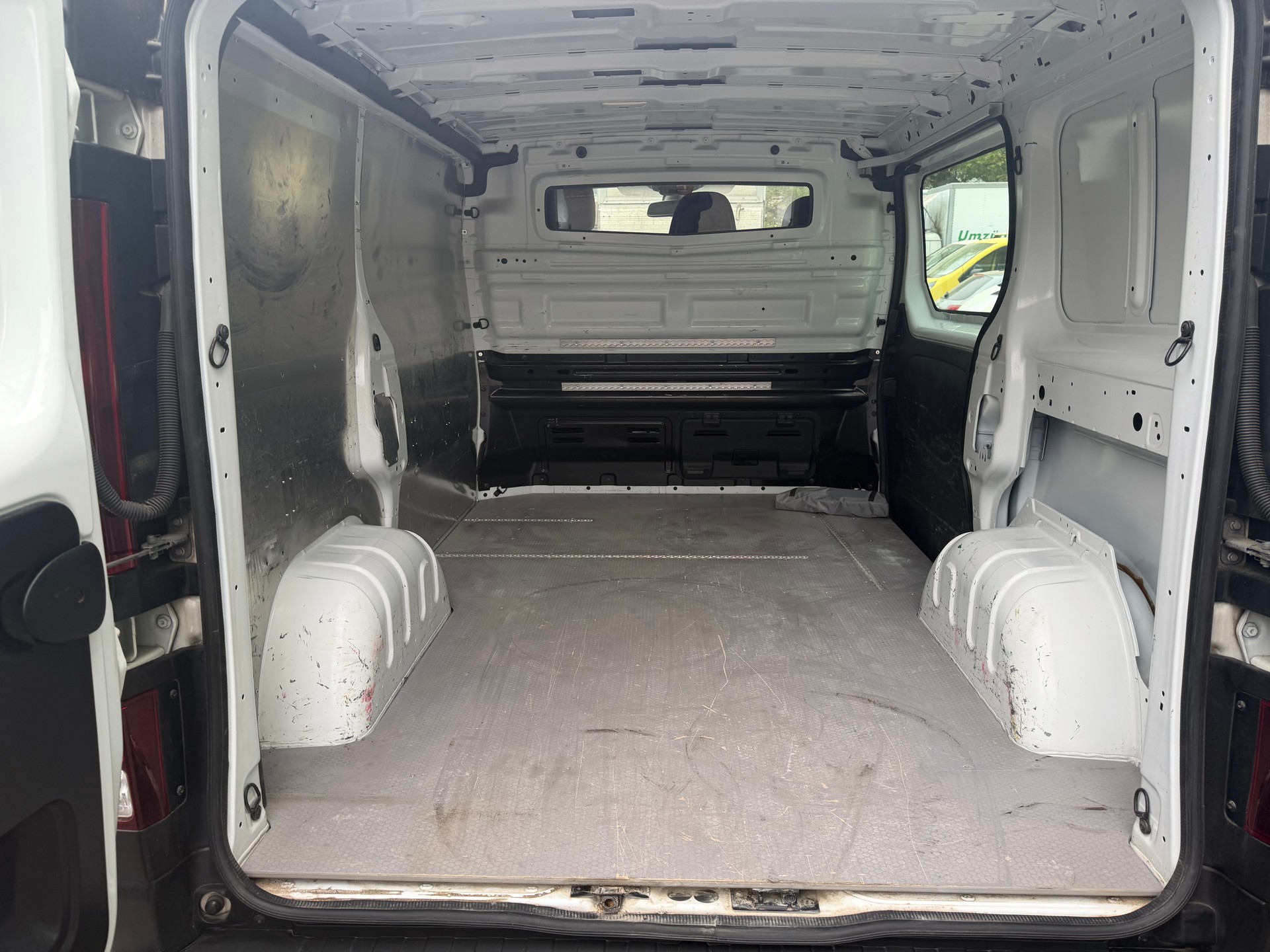 RENAULT Trafic 2.0 Energy dCi 120 3.0t Business L1H1 * 03x Sitze * Navi * LED * Klimaanlage * Tempomat * PDC H- RF-Kamera * Ab MFK-image-8