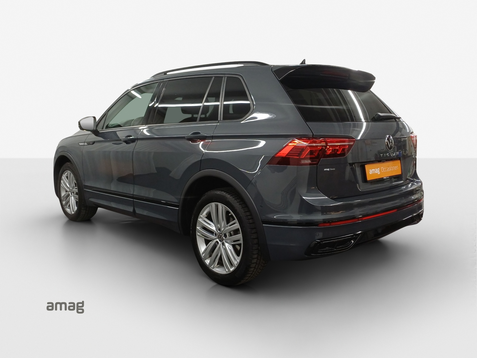 VW Tiguan 2.0TSI R-Line 4Motion DSG-image-2