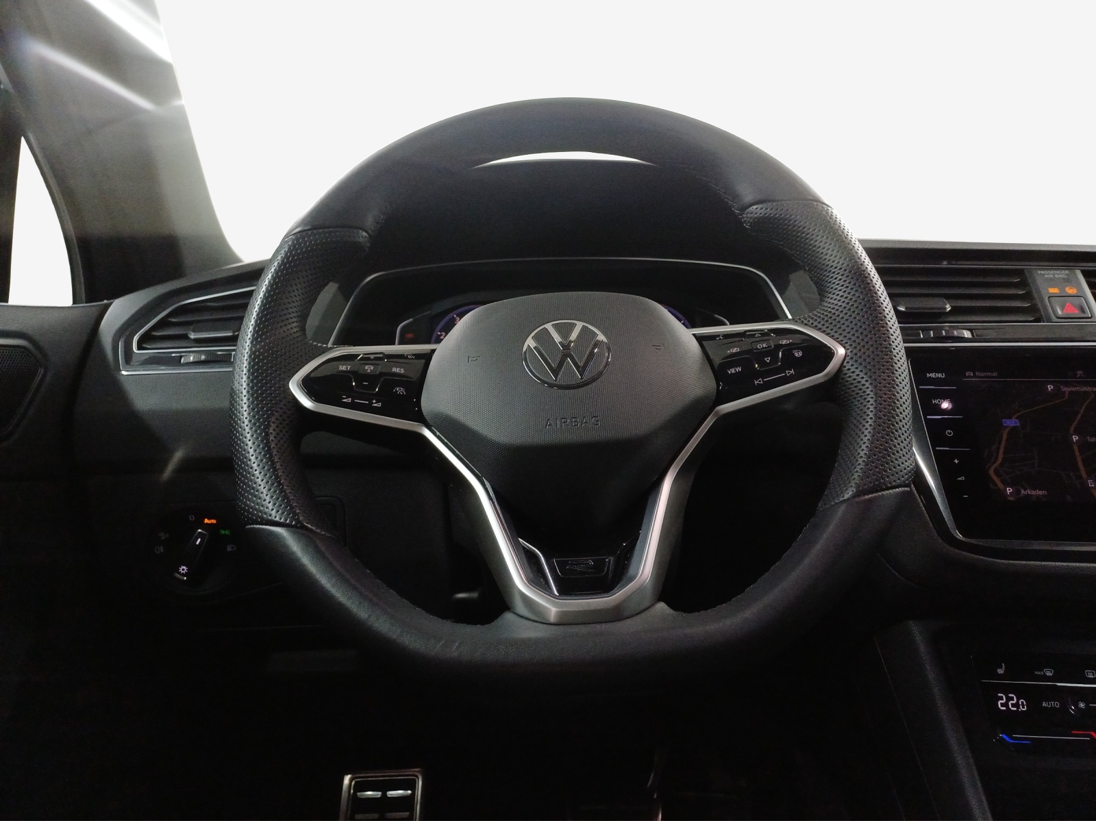 VW Tiguan 2.0TSI R-Line 4Motion DSG-image-9