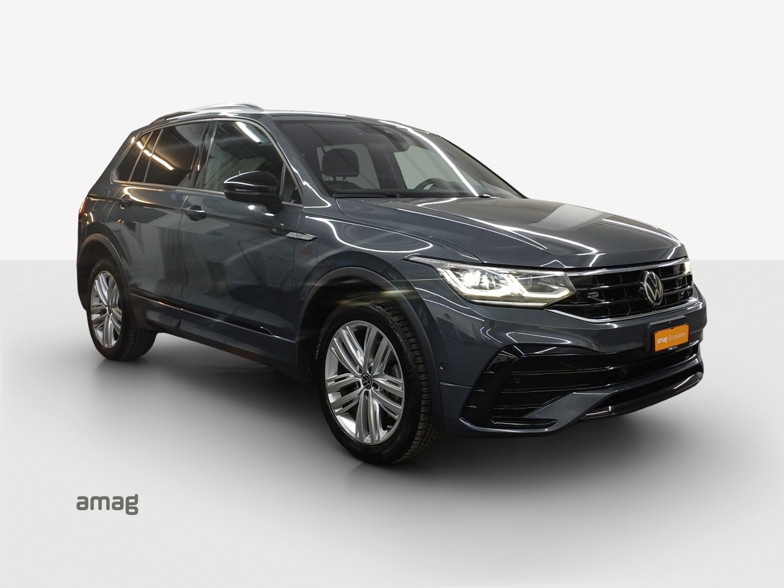 VW Tiguan 2.0TSI R-Line 4Motion DSG-image-5
