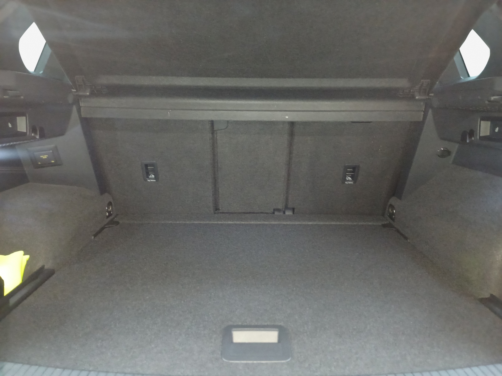 VW Tiguan 2.0TSI R-Line 4Motion DSG-image-12