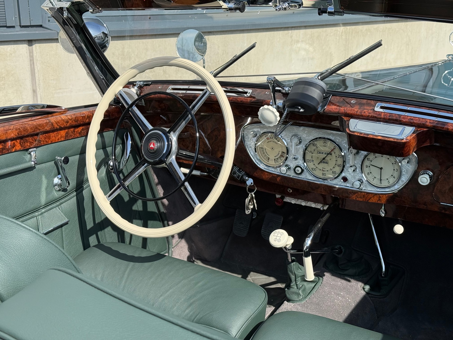 MERCEDES-BENZ 320 Cabriolet A-image-16