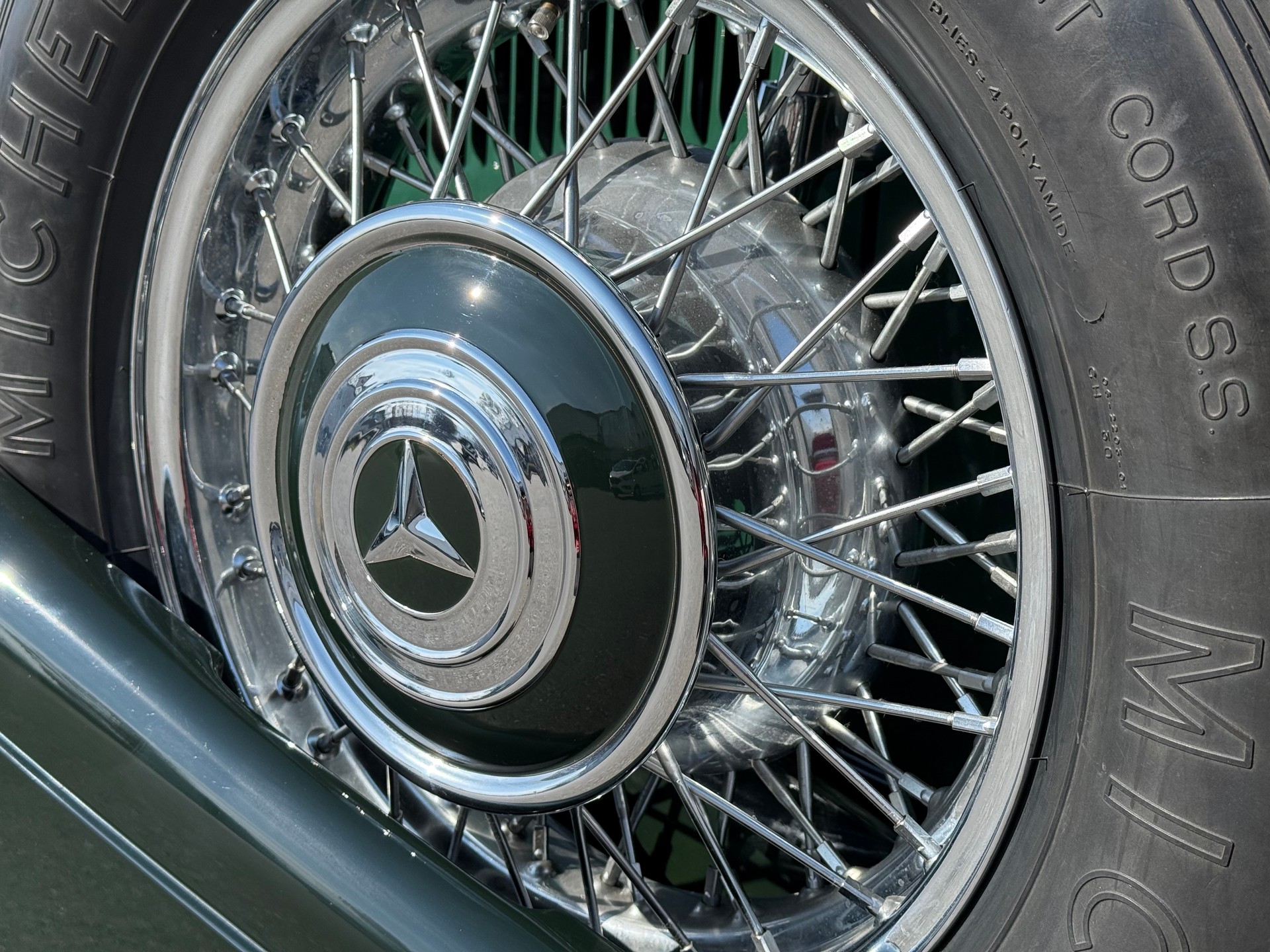 MERCEDES-BENZ 320 Cabriolet A-image-26
