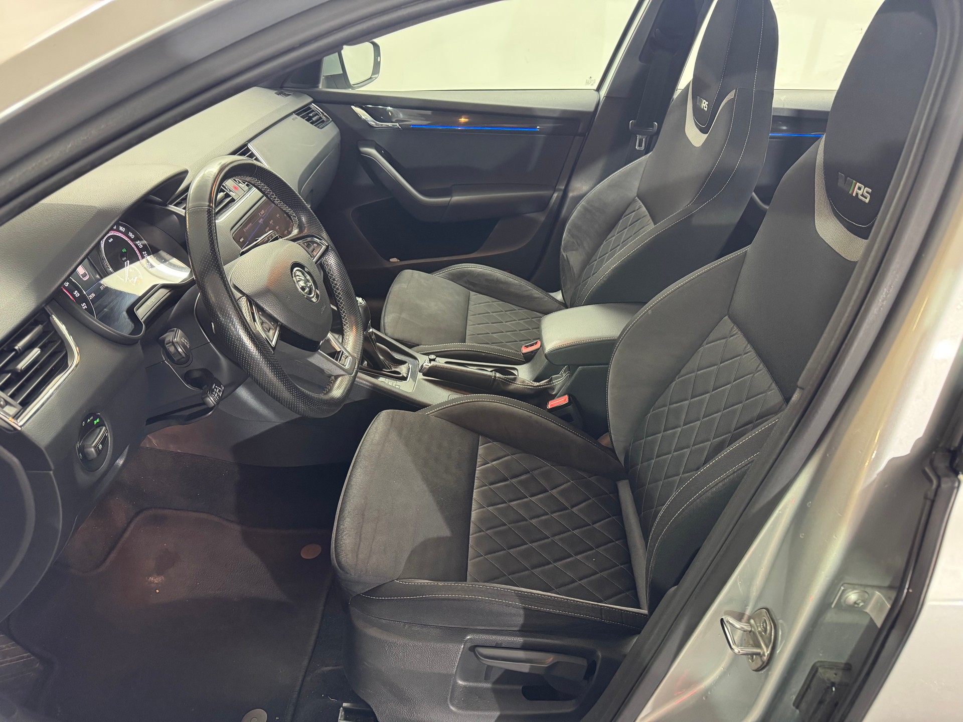 SKODA Octavia Combi 2.0 TDI RS DSG-image-7
