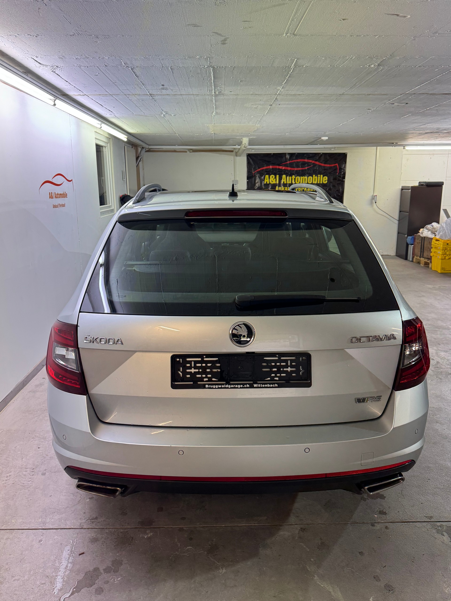 SKODA Octavia Combi 2.0 TDI RS DSG-image-5