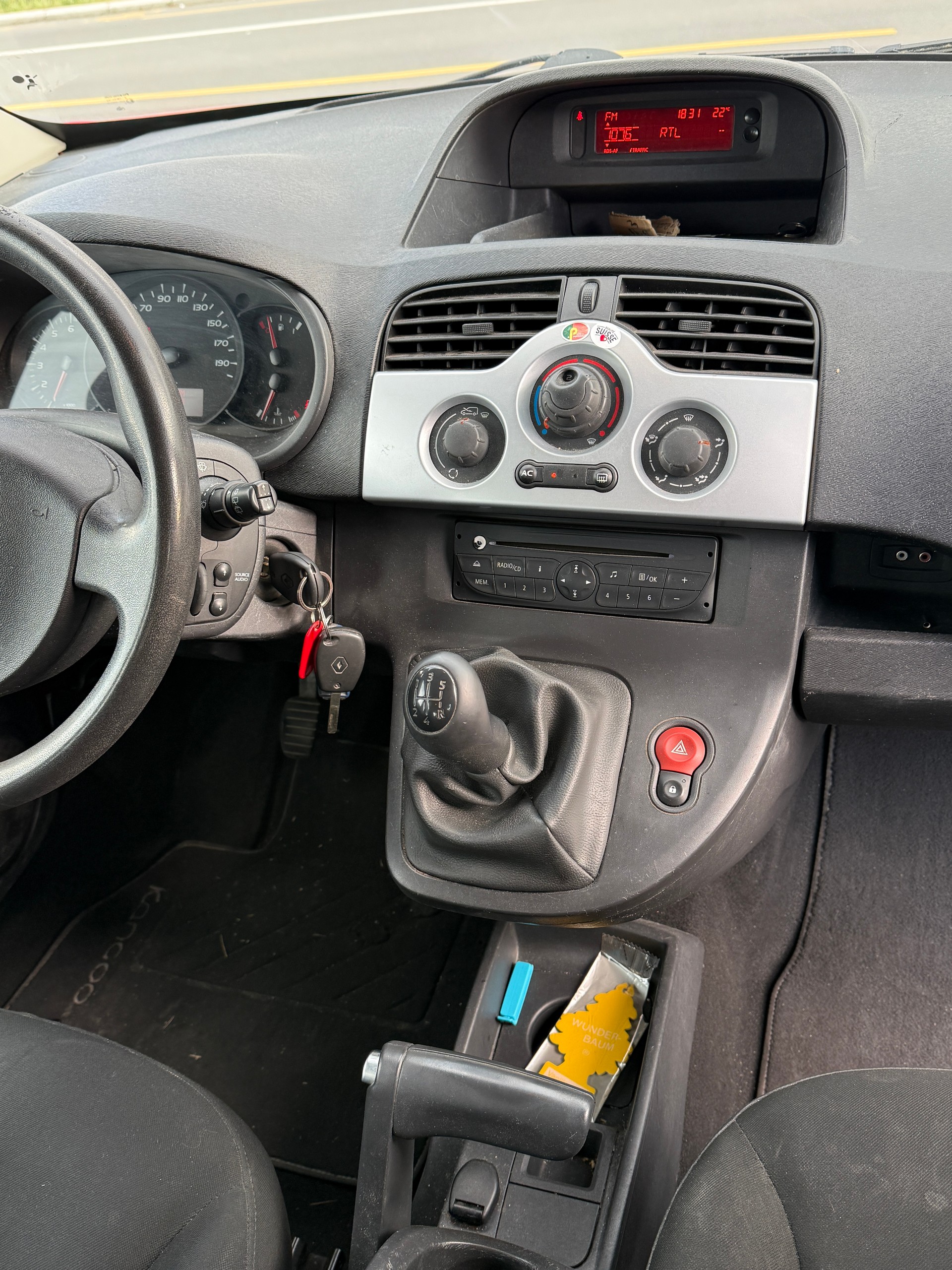 RENAULT Kangoo 1.6 16V Expression-image-24