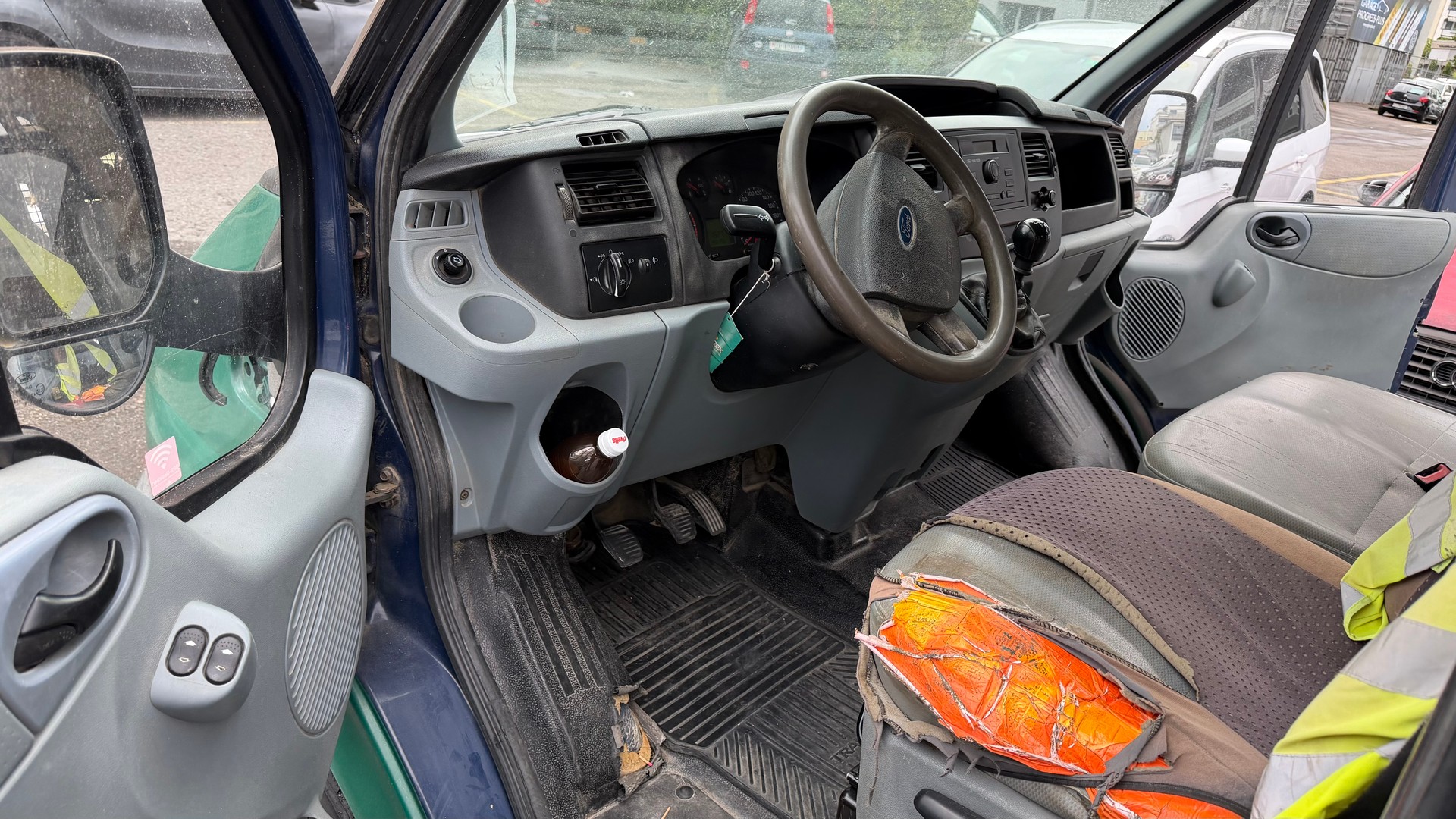 FORD Transit 2.4 TDCi 350 M Duo-image-10