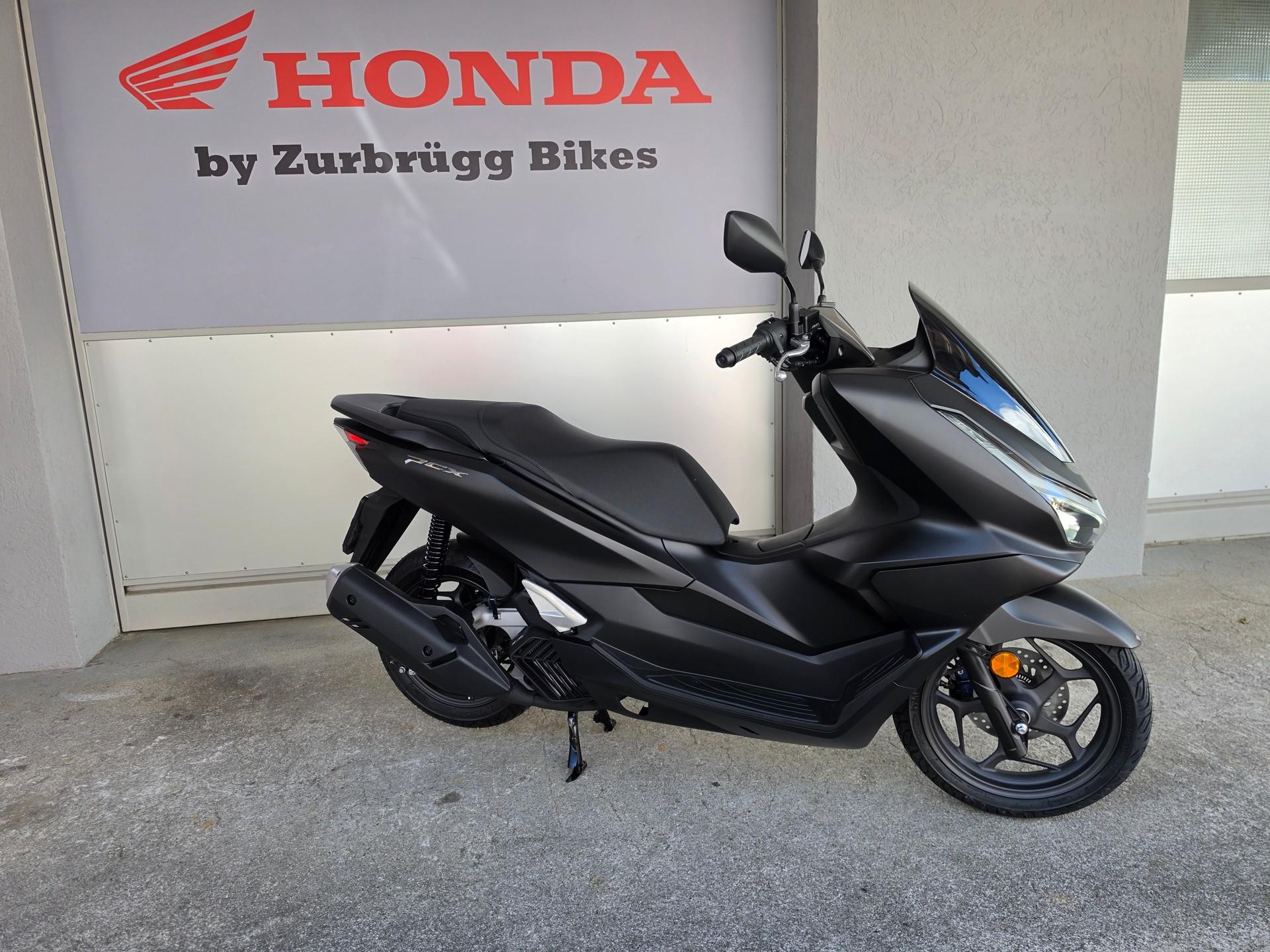 HONDA PCX 125-showroom-element-1