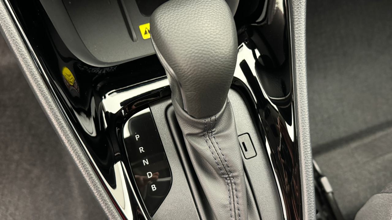 TOYOTA Yaris 1.5 Sport e-CVT-image-10