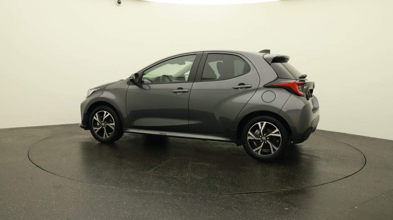 TOYOTA Yaris 1.5 Sport e-CVT-showroom-element-2