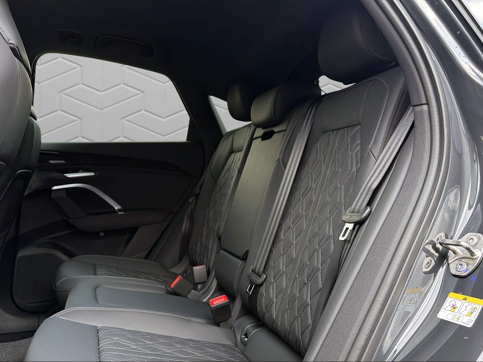 AUDI Q5 Sportback TDI quattro 150 kW S-tronic-image-12
