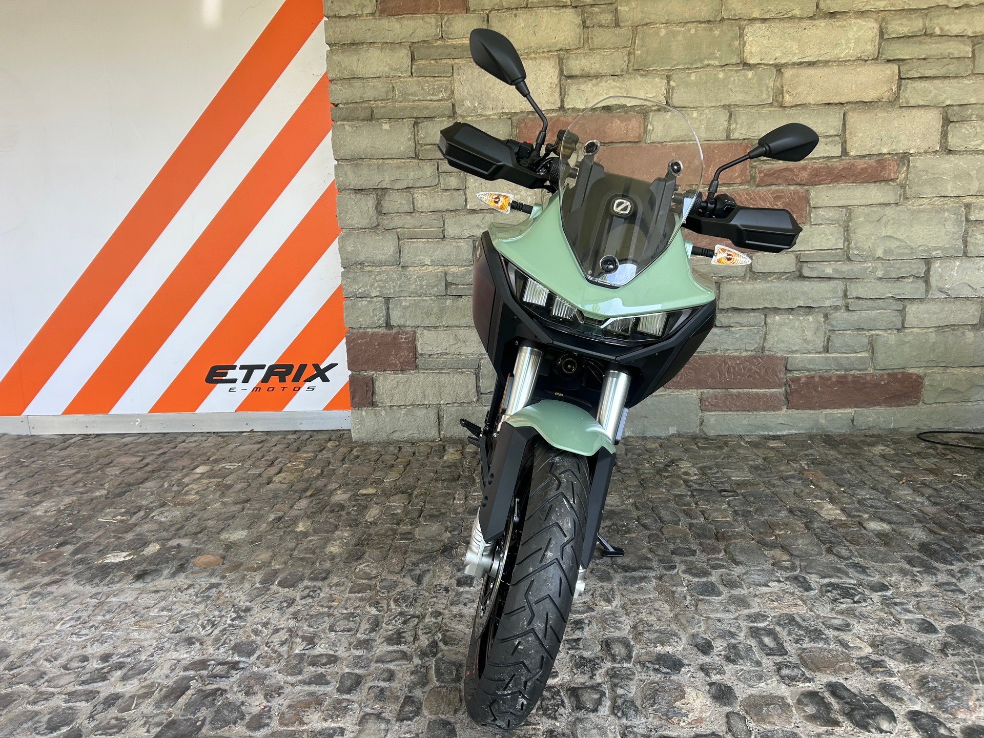 ZERO DS-showroom-element-1