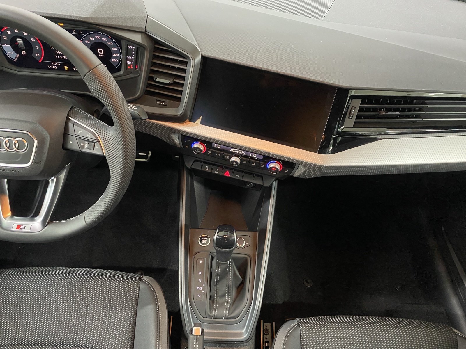 AUDI A1 Sportback 30 TFSI S Line S-tronic-image-10