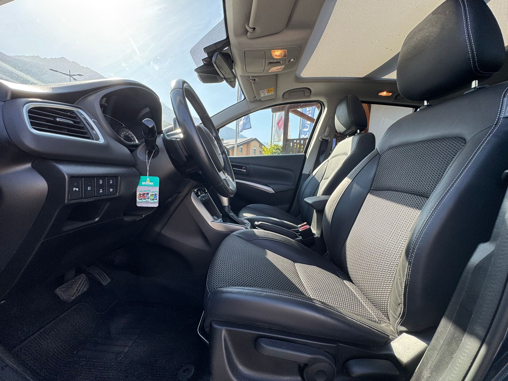 SUZUKI SX4 S-Cross 1.4 16V Compact Top Hybrid 4WD Automatic-image-10