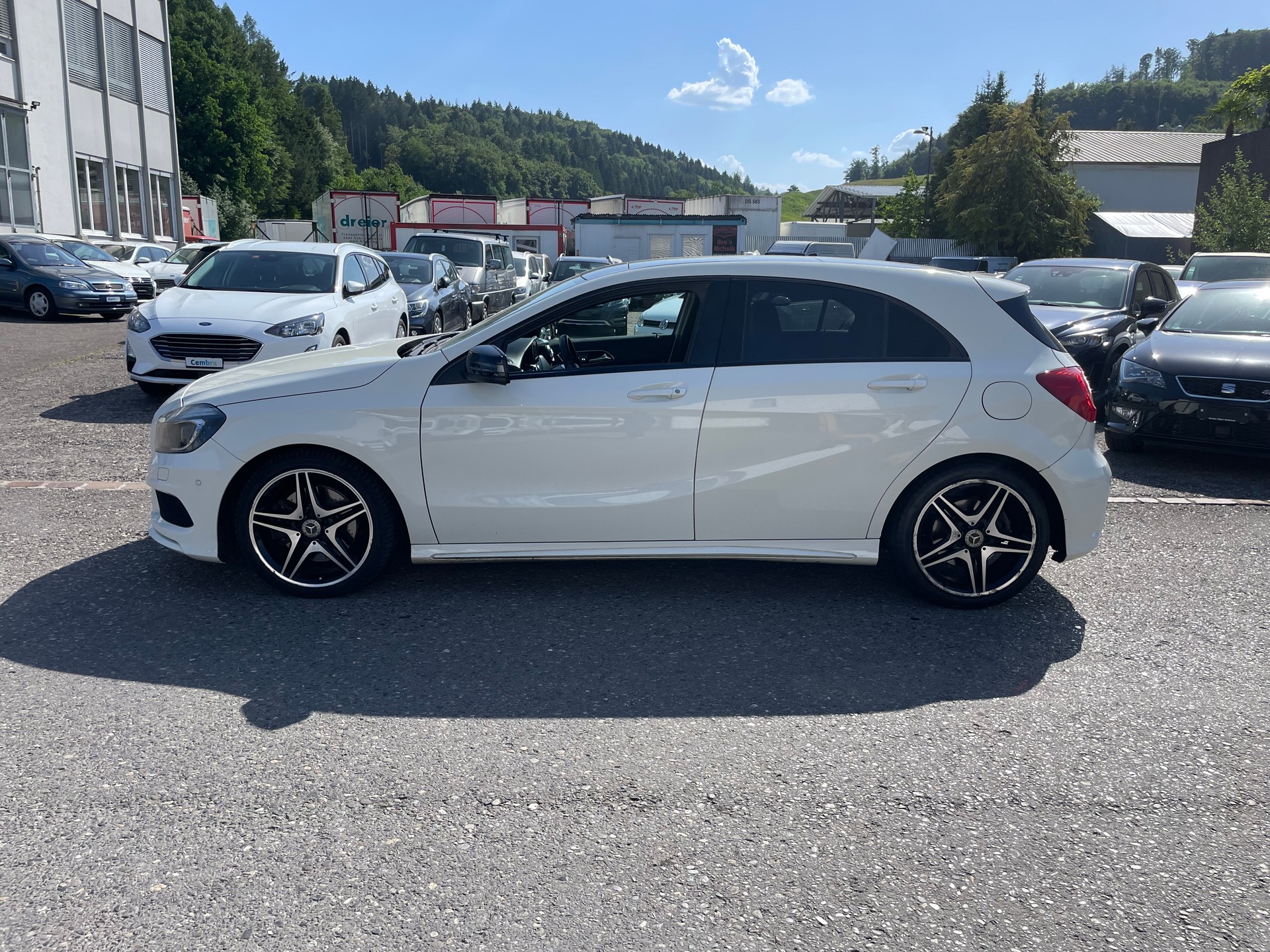 MERCEDES-BENZ A 220 CDI AMG Line 7G-DCT-image-6