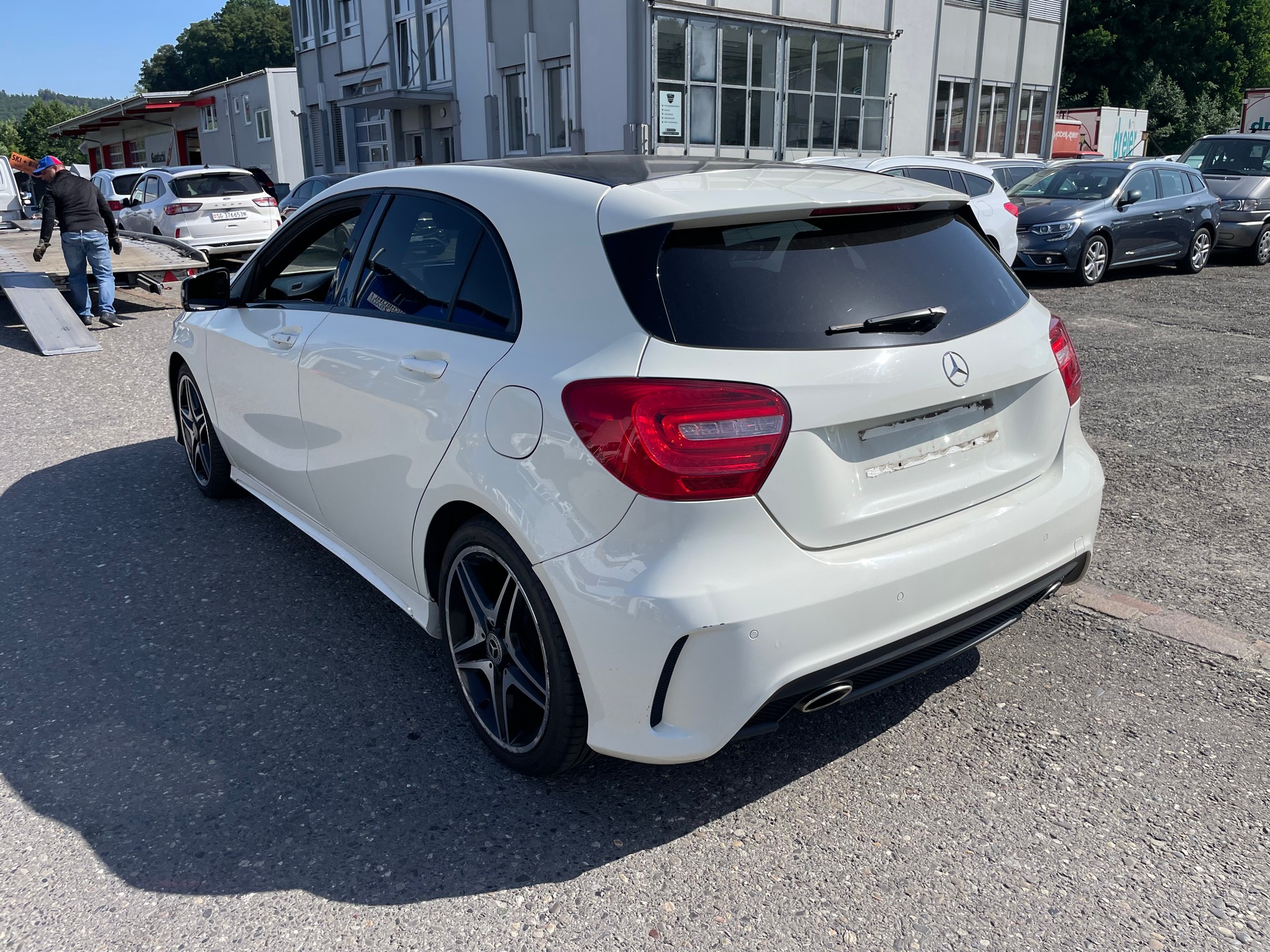 MERCEDES-BENZ A 220 CDI AMG Line 7G-DCT-image-7
